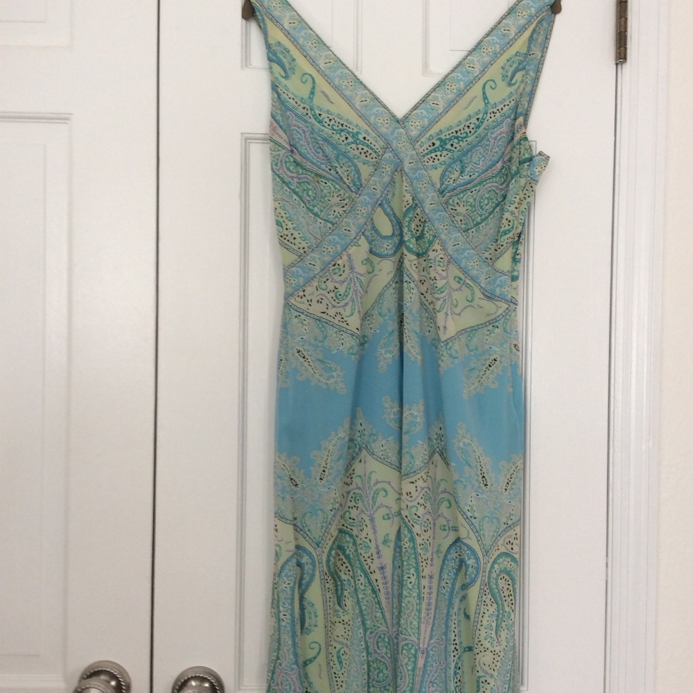 Elie Tahari stunning  silk dress